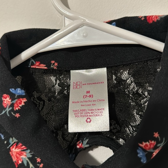 No Boundaries Junior’s Floral Print Button Down Dress w/ Lace Detail On Back - Picture 6 of 7